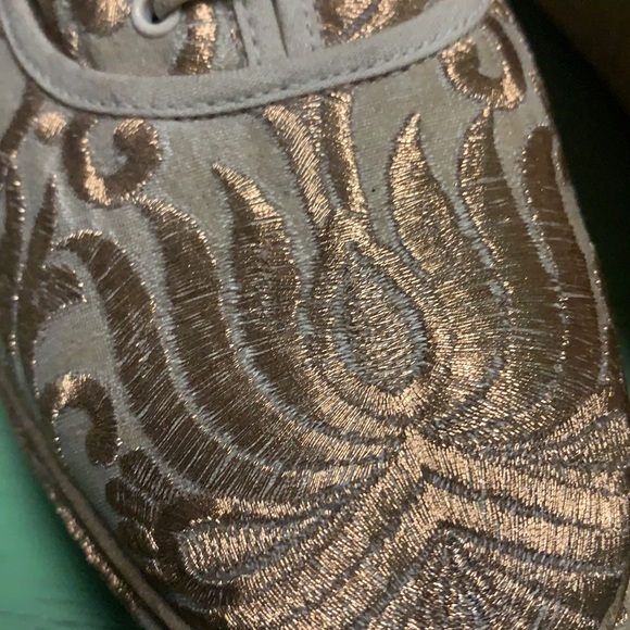 Tony Burch - Picture 2 of 12